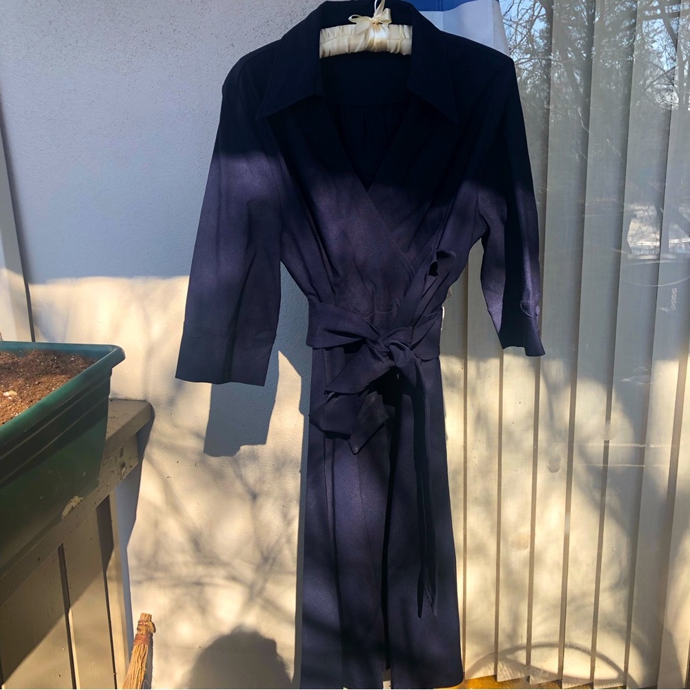 Wow! Plus size XXL faux wrap, full skirt dress in navy. Stretchy!